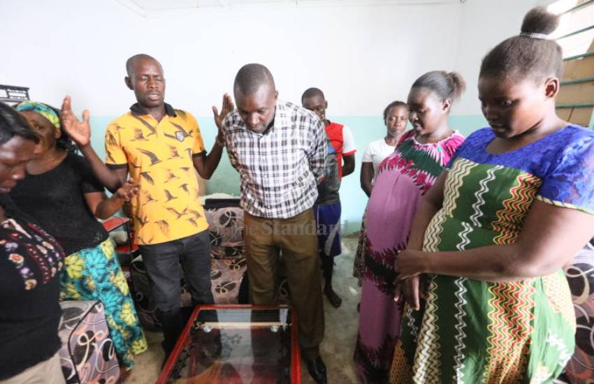 Family, church mourn family of five killed in car accident