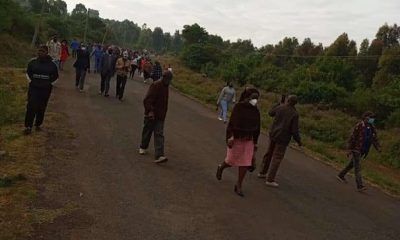 Hundreds of residents marches to Sagana state lodge for Uhuru’s meeting