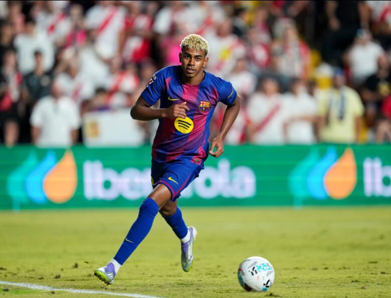 Lamine Yamal in action for FC Barcelona at Camp Nou during the 2025 LaLiga season.